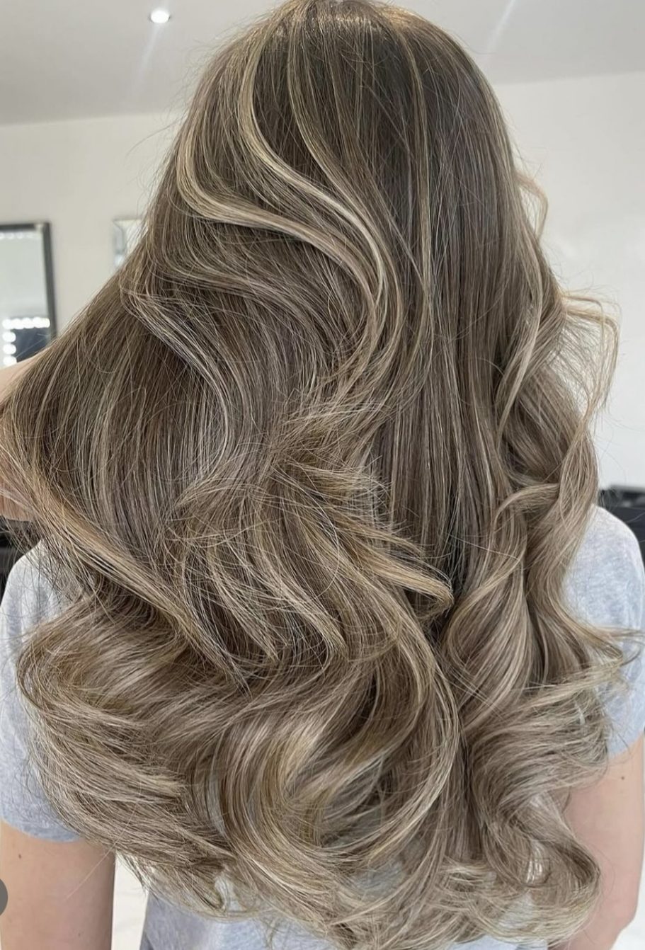 Feine Strähnchen und Balayage im Eva Salon Wiesbaden